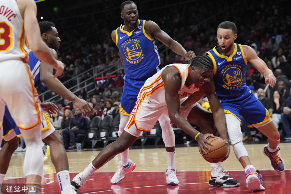 借助比赛间 借助比赛间