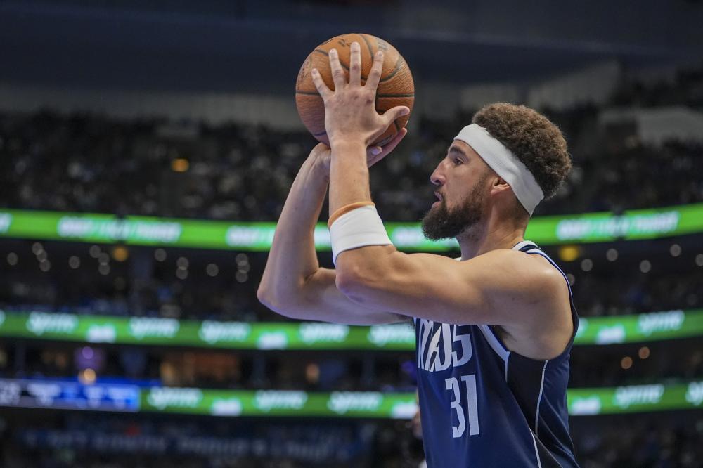 篮球场上的 篮球场上的