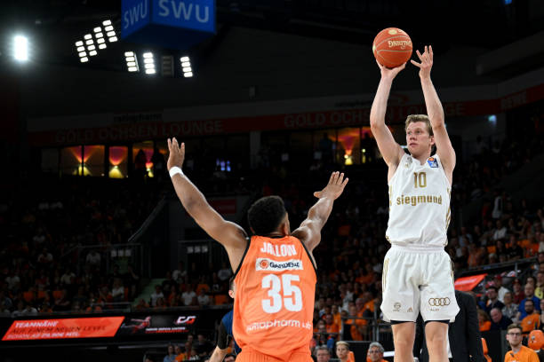 对抗中不失 对抗中不失